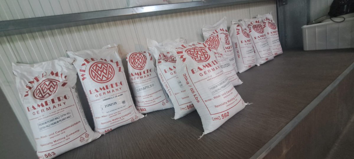 thecolmoretap's tweet photo. All these different Malts! Some exciting stuff coming from @ElvingtonBeer 🍻😋 #Beer #Malts #Brewery #Drinks https://t.co/QxG8fxDWy2