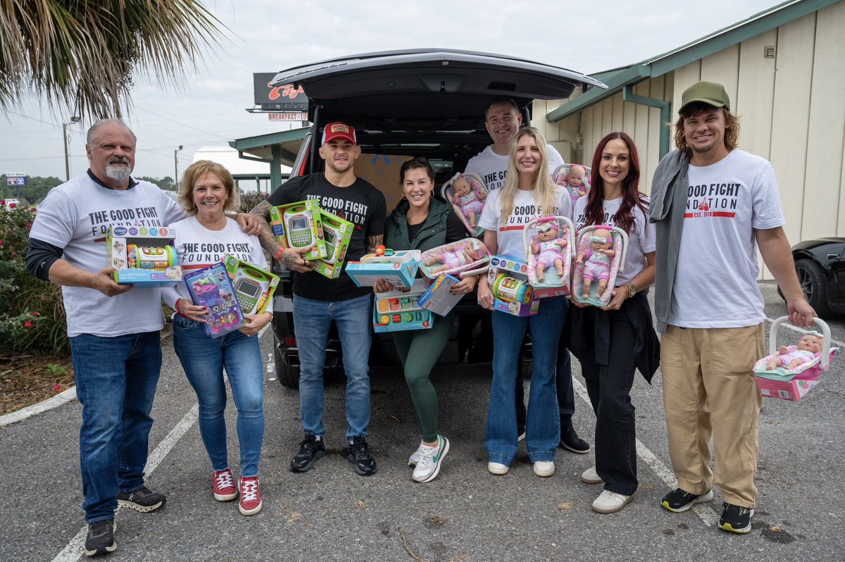 Thankful for another year to team up with @thehublafayette and fullfilling their Christmas Wish List. Huge thanks to all of our donors &amp; everyone who supports our foundation. You guys are amazing❣️🎄🙏🏼♥️