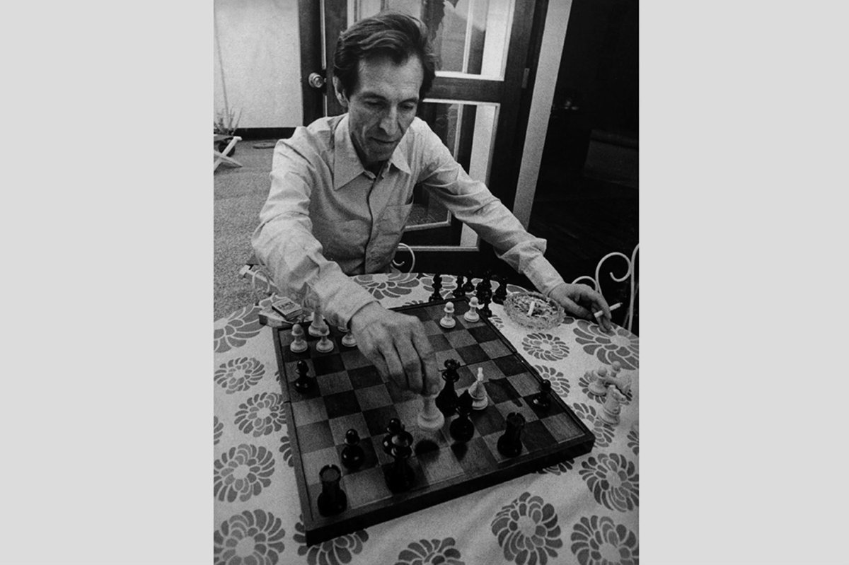 📸🇵🇪✍️ Julio Ramón Ribeyro: hoy se cumplen 30 años de la muerte de uno de los escritores más importantes del Perú.

▶️Mira la galería completa aquí: tinyurl.com/228gl7d9

📷Fotos: ANDINA/Archivo Histórico de El Peruano
