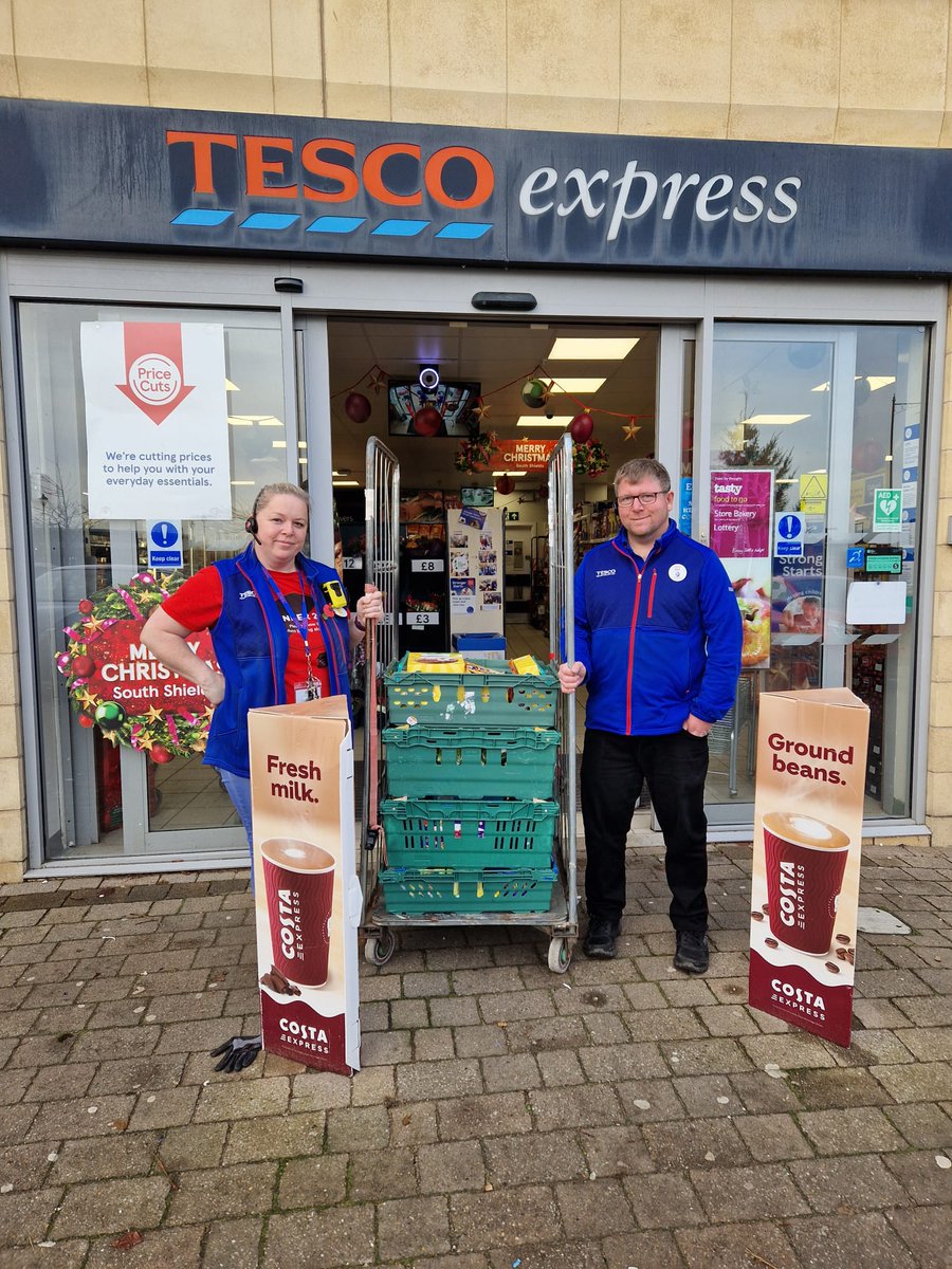 HospitalityHope's tweet image. 💬 "Huge thanks to the staff and customers of Tesco Westoe Crown Village Tesco Express who did a Christmas collection for us over the weekend - massively appreciated!"

 #WestoeCrownVillage #CommunitySupport #ChristmasCollection
