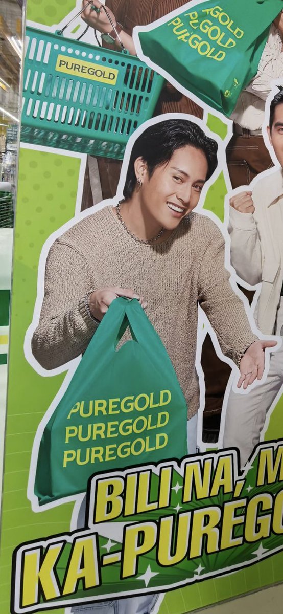 chibababy1's tweet photo. Habang tumatagal parang mas nagfofocus na ako sa music/merch niya. Di ko na napapansin itsura niya.

Char lang... Pogi nya dito.. pano maooverlook yung kapogian ano ako bulag 😳

Oh oh oh #recentpics #Felip #Ken #SB19 https://t.co/dbMOeBFabG