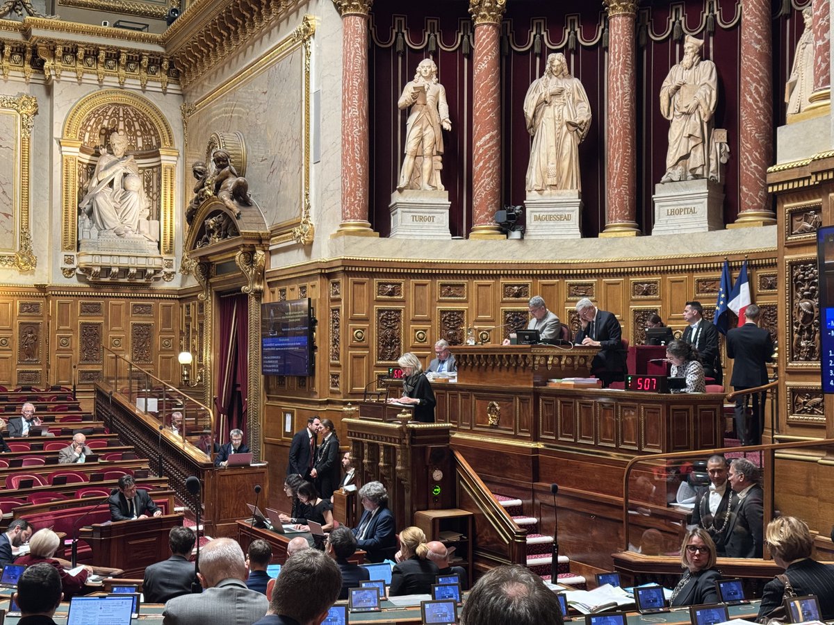 Malgré les incertitudes, les <a href="/senateursPS/">Sénatrices et sénateurs socialistes 🇪🇺</a> sont mobilisés pour défendre les collectivités locales.

Nos collègues <a href="/IsabelleBrique2/">Isabelle Briquet</a> et <a href="/paroiron37/">Pierre-Alain ROIRON</a> ont rappelé notre opposition au « Fonds de réserve » et à la baisse du Fonds Vert.

Préservons l’investissement public local.

#PLF2025