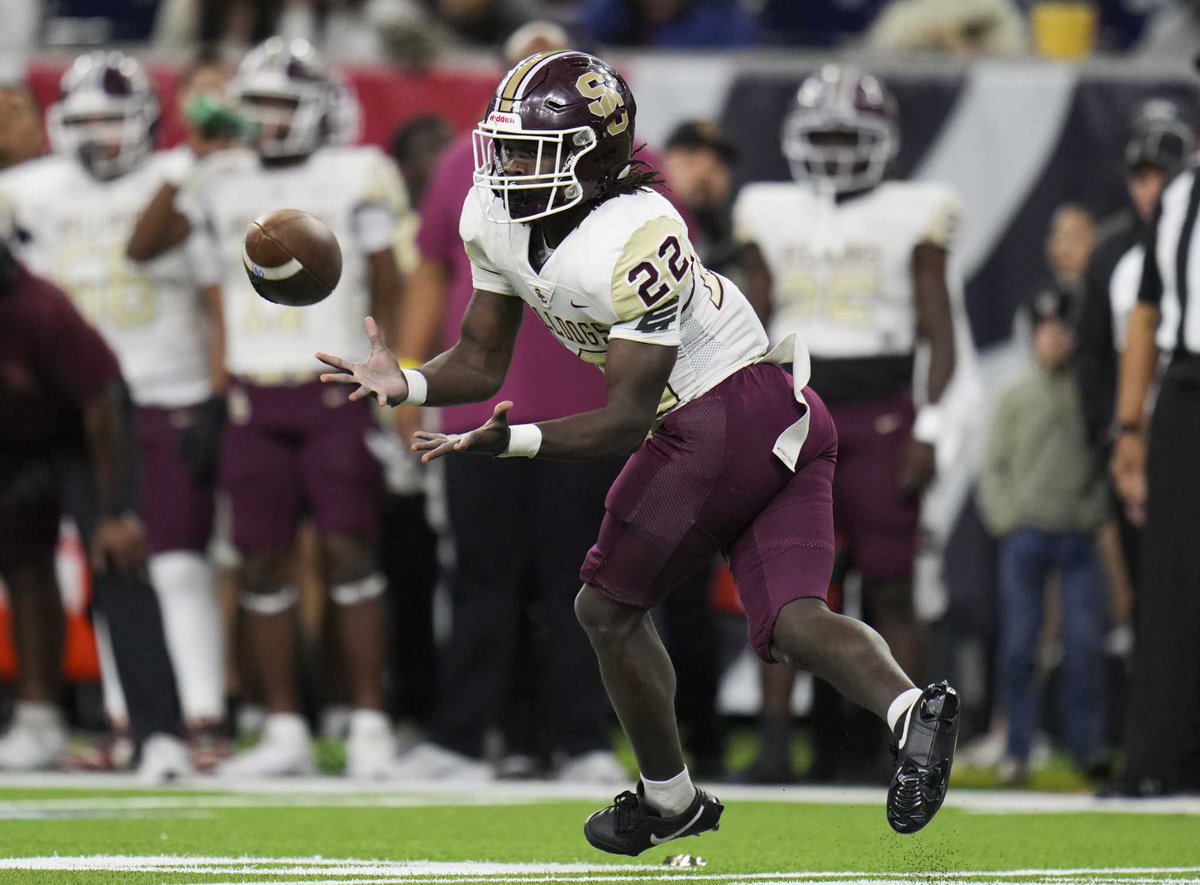 Rematch week: Houston-area high school football teams battle in regional finals dlvr.it/TGb37b