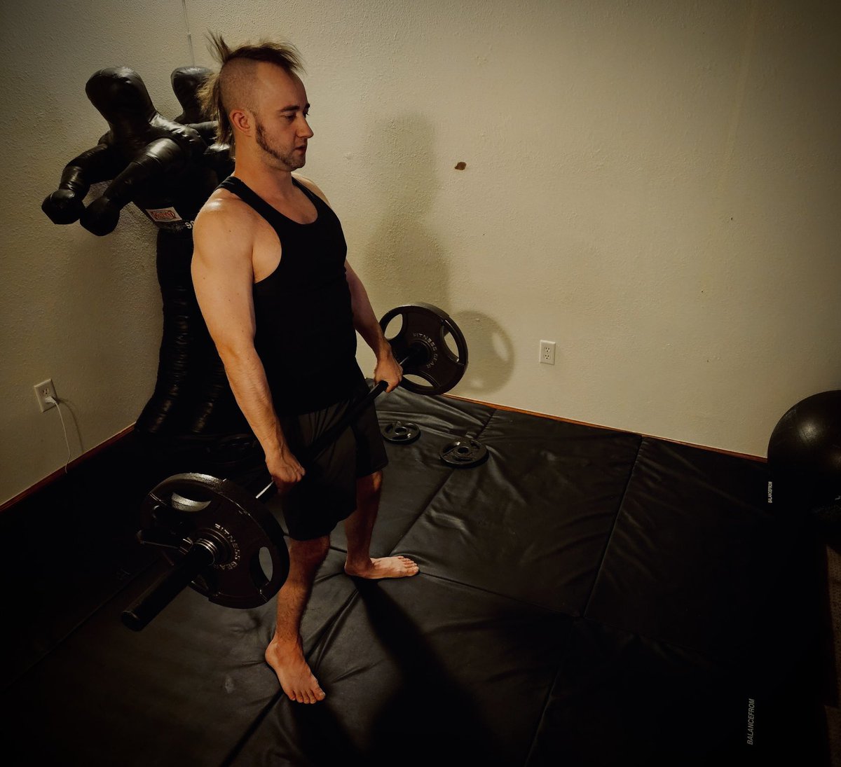 HawkSickToxic's tweet photo. Pre-Production #Film #Assets and #Strength #Training. Upper Body day.

#Spine #Premise #Logline #Overheads #BlockShot #BlockShotting #BeatSheet #Script #PreProduction #UpperBody #Workout #Fitness #StrengthTraining #HawkSickToxic #HawkSick #TheShogunOfSorrow #Twitch https://t.co/aSxJc2MbDO