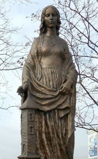 PilgrimBudapest's tweet photo. Statue of #StBarbara in #Pécs 🇭🇺, by Ferenc Trischler. https://t.co/5iFVZ4PWIo