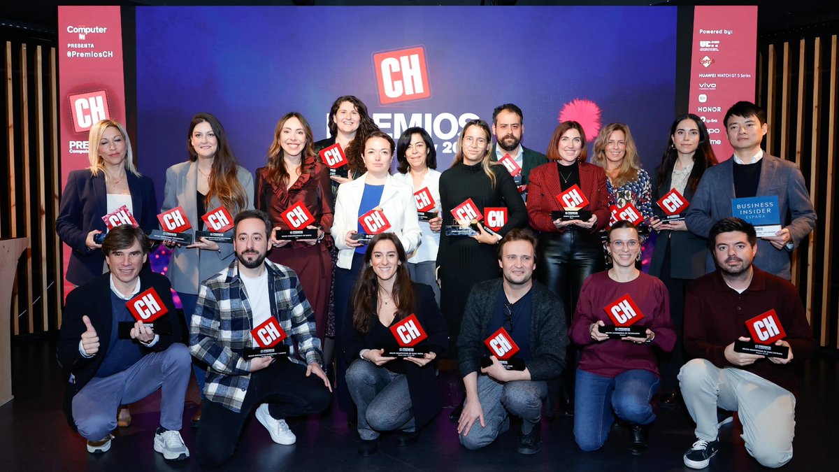 ✨Una jornada de celebración y tecnología en los Premios
<a href="/computerhoy/">Computer Hoy</a> . Innovación, esfuerzo y visión de futuro premiados en cada categoría. ¡Gracias por recordarnos por qué amamos este sector! 📷 #PremiosComputerHoy #comunicacion #relacionespublicas #Tecnologia