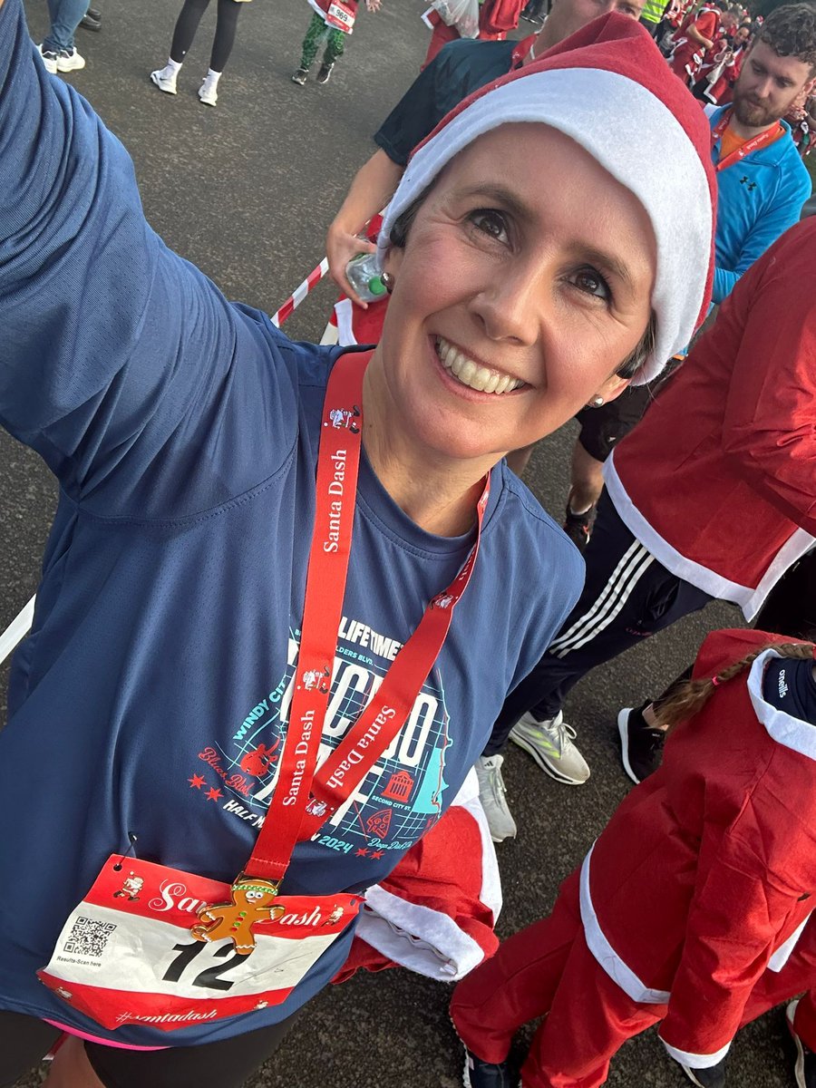 Sleighbells were ringing last weekend when these two dashing #blackrockac members took  on the 10km Santa Dash! Congratulations to Louise and Caimin and everyone else who ran.