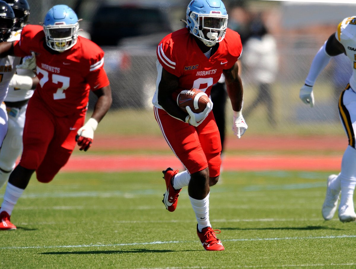 TheCFBNation's tweet image. Delaware State TE EJ Cole Has Announced He Will Enter The Transfer Portal 

Cole Has 45 Rec, 554 Yds, &amp;amp; 2 TDs For The Hornets Over The Past 2 Seasons

#GoCFB #CollegeFootball #DelawareState @iamejcore