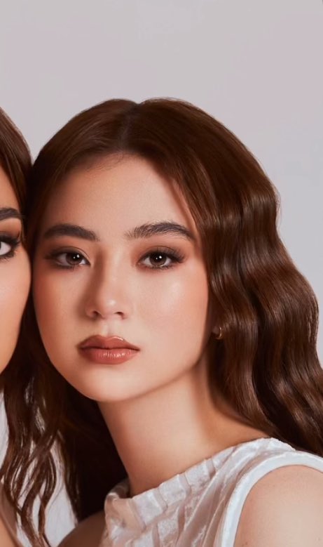 OMG FYANG IS SO PRETTY HERE