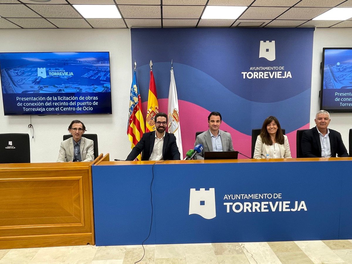 Aprobamos la licitación de tres obras a ejecutar en el recinto portuario, con una inversión municipal de 7 millones de euros. El total de obra promovida por el Ayuntamiento de Torrevieja y licitada este año 2024 ha ascendido a 21.517.350 euros.