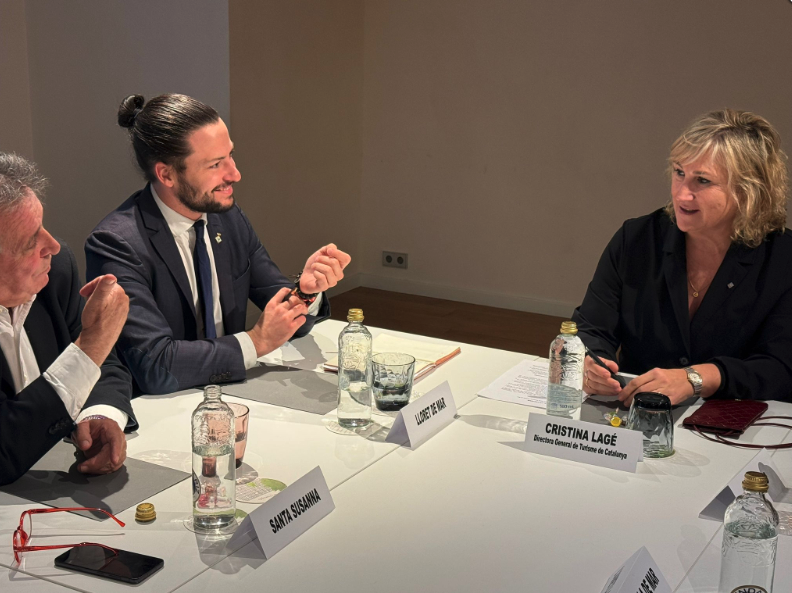 👉🏻El grup impulsor de l’aliança de municipis turístics costa catalana es reuneix amb la directora general de turisme. 

🤝 Integren l’Aliança els municipis de Salou, Lloret de Mar, Santa Susanna i l'Ametlla de Mar amb 16 milions de pernoctacions anuals. 

➕ Info: