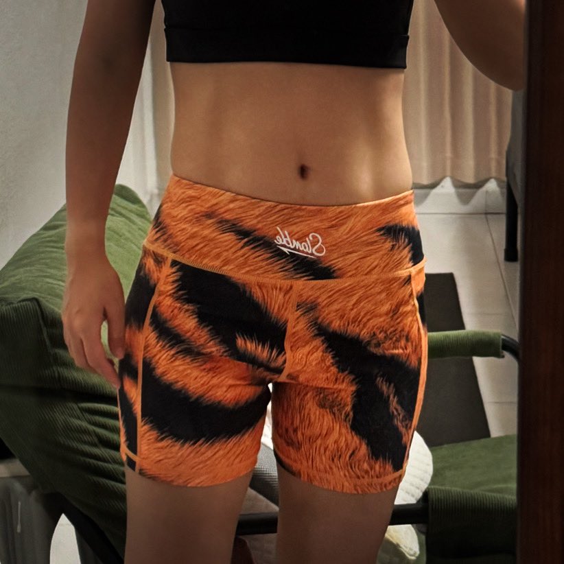 erniesg's tweet image. Wake up in the morning feeling like a comma with some slightly visible abs. 😻🦾🦾 #techinasia #fitness #workout #exercise #abs #artificialintelligence #strengthtraining #dreamjob