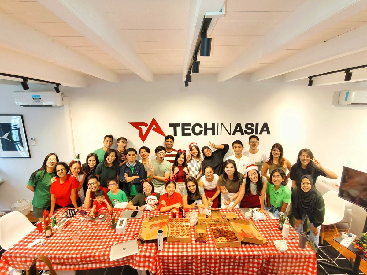 erniesg's tweet image. Wake up in the morning feeling like a comma with some slightly visible abs. 😻🦾🦾 #techinasia #fitness #workout #exercise #abs #artificialintelligence #strengthtraining #dreamjob