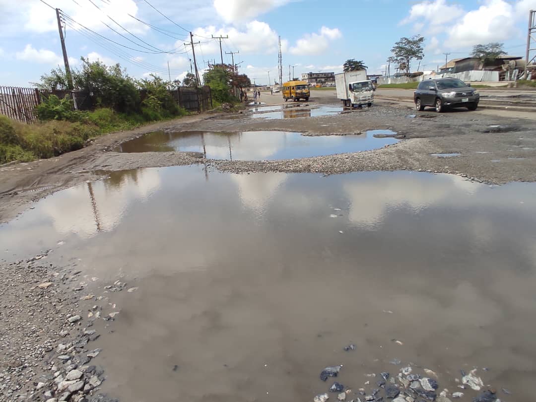Tracka (@trackang) on Twitter photo N380m was allocated to the Repairs of Failed Section on Apapa Road(Iganmu to Ijora 7UP), Lagos state in the 2024 FG Budget. We tracked and report that this project has not been done.
We call on <a href="/FMWNIG/">Federal Ministry of Works</a>, the implementing agency, to provide the public with details of this project N380m was allocated to the Repairs of Failed Section on Apapa Road(Iganmu to Ijora 7UP), Lagos state in the 2024 FG Budget. We tracked and report that this project has not been done.
We call on <a href="/FMWNIG/">Federal Ministry of Works</a>, the implementing agency, to provide the public with details of this project