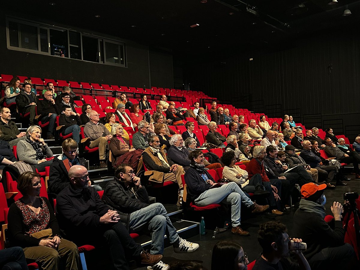 Petit passage au 1er forum sur le climat de Questembert Communauté. Échanges autour de la transition écologique dans les territoires ruraux. Autour de Boris Lemaire et Patrice Le Penhuizic on retrouve Cédric Villani, Joël Labbé, Laurent Labeyrie et Dominique Pirio.
