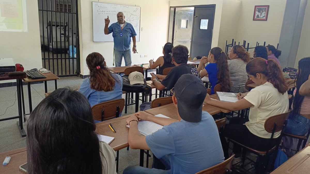 #EnDesarrollo En la Uptaeb se llevó a cabo el curso Biomecánica para la Rehabilitación impartido por el profesor Miguel Mújica, especialista en el área y docente del Programa Nacional de Formación en Deportes de nuestra casa de estudios.