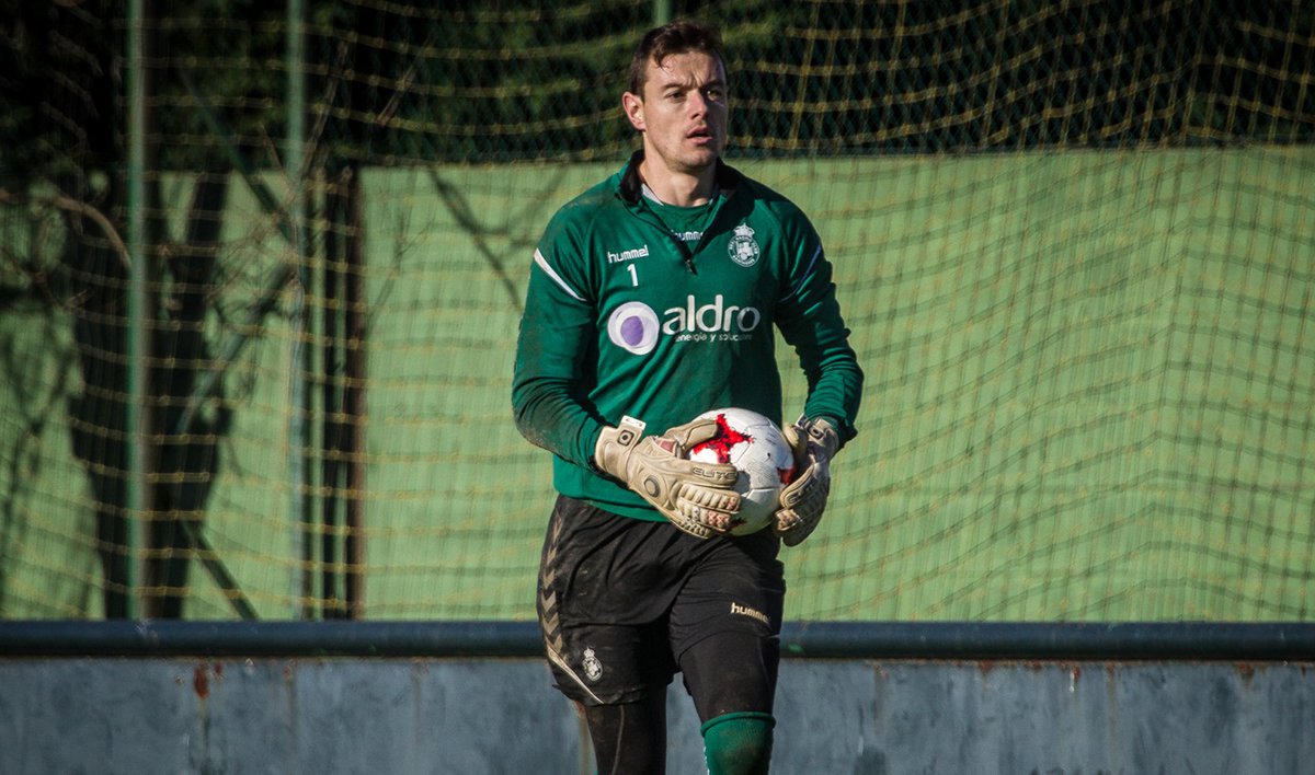 #Deportes | ⚽️ Saludamos a <a href="/rauldominguez27/">raul dominguez</a>, ex de <a href="/realracingclub/">Real Racing Club</a> y <a href="/RealSporting/">Real Sporting</a> con experiencia en la #CopaDelRey 

🎙️ "Este Racing diviete y defiende como el Milán de Sachi"

📲 App de <a href="/La_SER/">Cadena SER</a>
💻 sercantabria.com
📻 102.4 | 94.7 | 99.9 | 90.3 FM