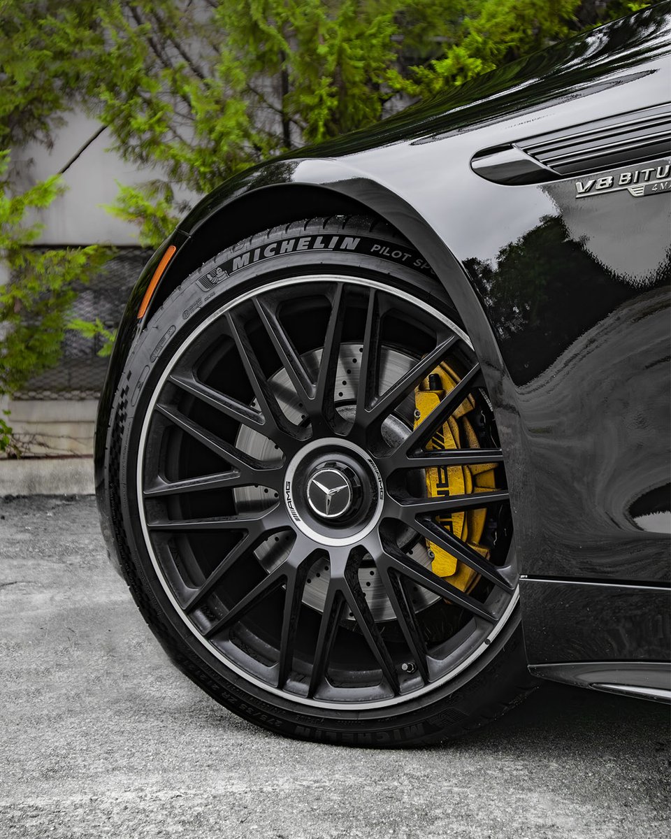 MercedesBenzUSA's tweet image. Sleighs are overrated.​

📸 IG: chillmedia_​

#MercedesBenz #MercedesAMG #SL63