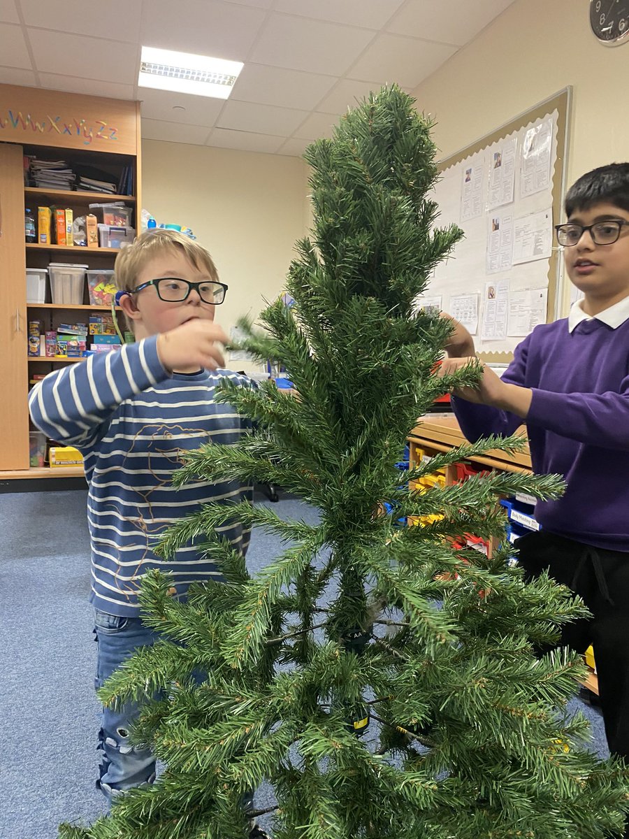MissCarswell10's tweet photo. Christmas arrived in Room 1! We all did so well helping to build and decorate the Christmas tree and ready for lots of Christmas fun! 🎄🎅🏻@HareleeshillPS https://t.co/qULrP8vGCe