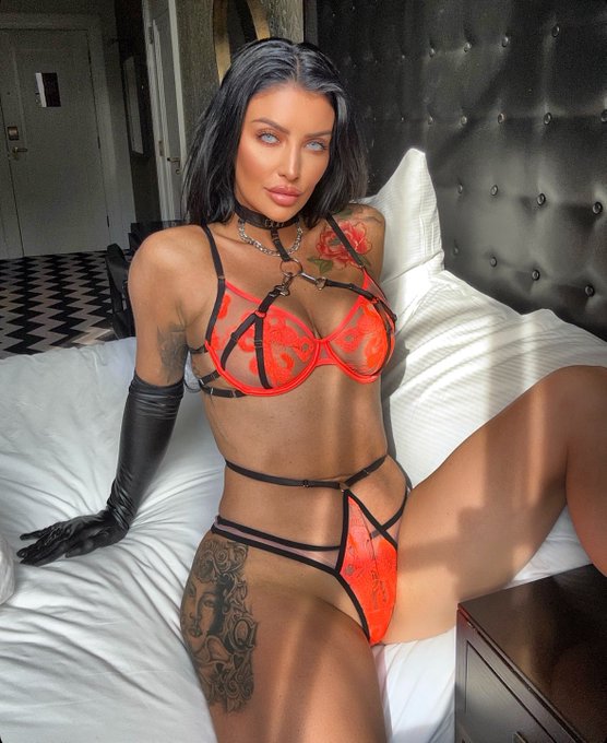 BOUVS - Say ‚hi‘ for the nudy version of this in your dm‘s 🥰 https://t.co/byR1Jc9kU2