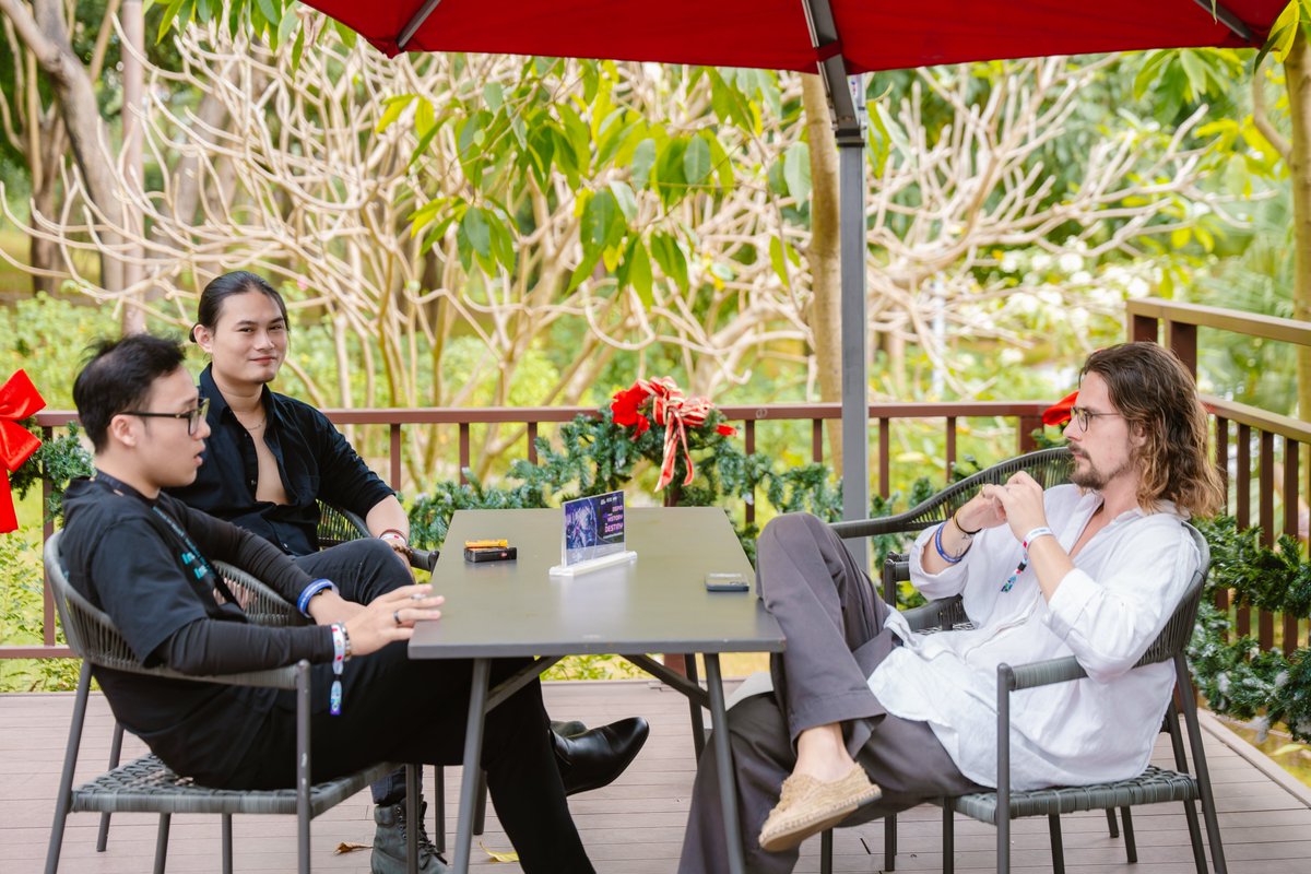 thevapelabs's tweet image. 🌟 Thanks for Vibing with #TVL at #VTIS2024! 🌟

What an incredible journey we’ve had! From the buzz on the @vtis2024 main stage to the unforgettable moments at our side event, DePIN: From History to Destiny, the energy was off the charts. 💜

A huge shoutout to our co-hosts…