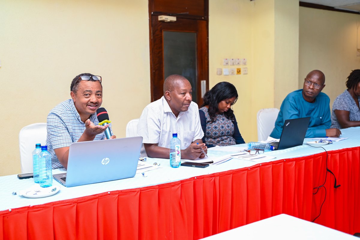 PublicHealthMoH's tweet photo. The @PublicHealthMoH 
 is training senior officers on Public Finance Management to boost accountability, efficiency, &amp; compliance. This aligns with ongoing reforms &amp; UHC goals, ensuring transparency and effective use of public resources. https://t.co/3aAAvaw1Ik
#Training #UHC https://t.co/t2bEjRLPge