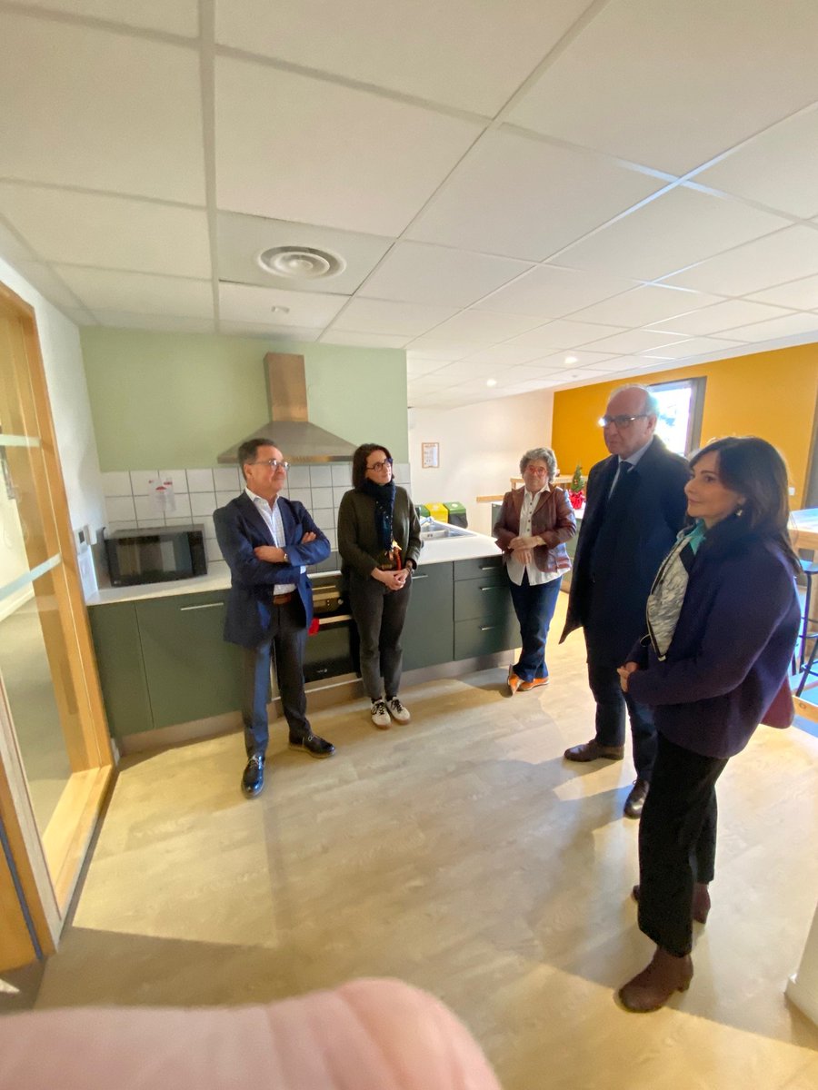 Claudio Galderisi (@galderisiclaud1) on Twitter photo Rencontre vivifiante avec des étudiants d'<a href="/universite_uppa/">Université de Pau et des Pays de l'Adour (UPPA)</a> au <a href="/Crous_Bordeaux/">Crous de Bordeaux-Aquitaine</a> dans deux des trois restaurants du campus de Pau et visite de la nouvelle résidence Broquedis, construite par un bailleur social, avec des chambres confortables et des espaces communs bien aménagés. Rencontre vivifiante avec des étudiants d'<a href="/universite_uppa/">Université de Pau et des Pays de l'Adour (UPPA)</a> au <a href="/Crous_Bordeaux/">Crous de Bordeaux-Aquitaine</a> dans deux des trois restaurants du campus de Pau et visite de la nouvelle résidence Broquedis, construite par un bailleur social, avec des chambres confortables et des espaces communs bien aménagés.