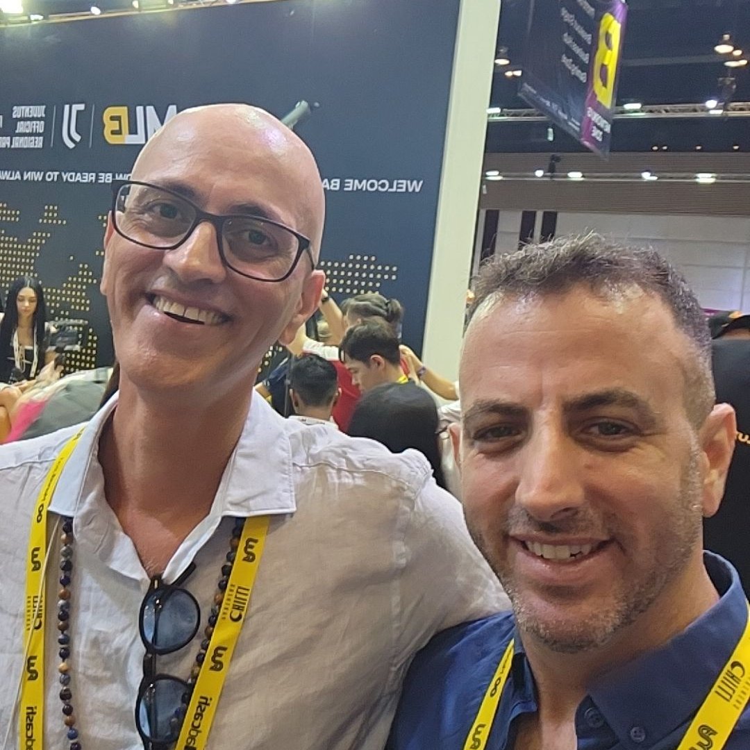 ReacheffectAds tweet media