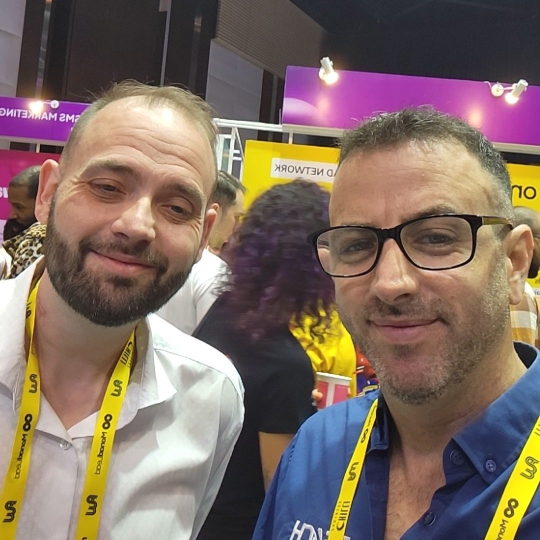 ReacheffectAds tweet media