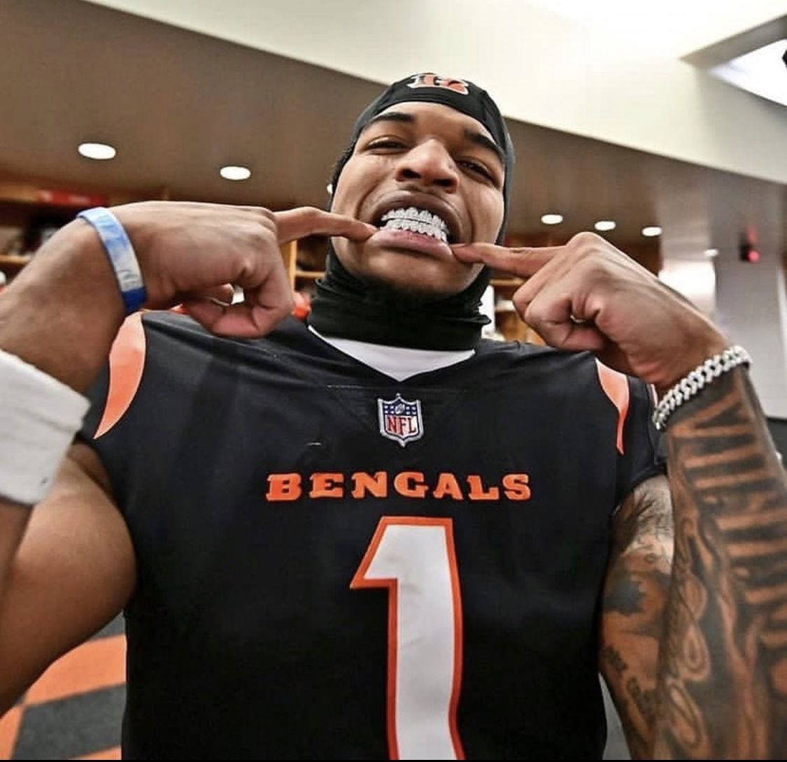 everjnk's tweet photo. the only bitches i care about in this shitty ass team https://t.co/TeCUK72CX8