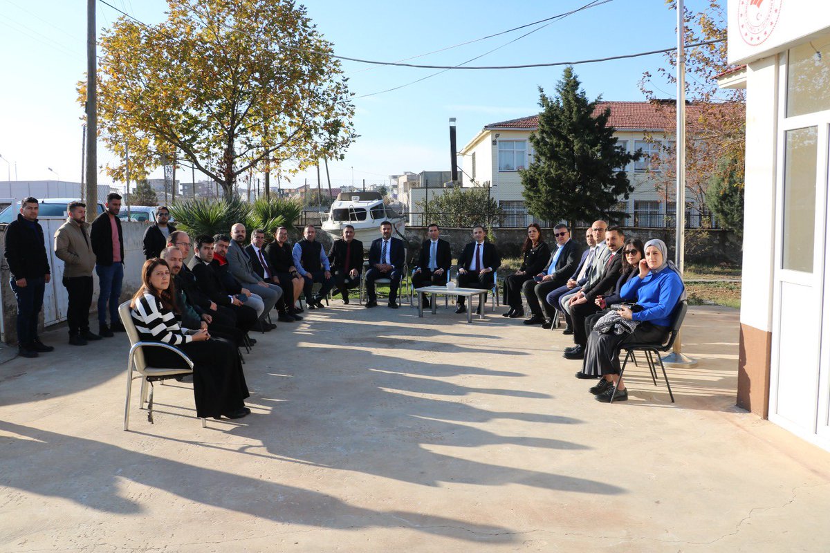 Zmuhendsi's tweet photo. Şırnak İl Tarım Müdürümüzü, İl Müdür yardımcımızı, Şube Müdürlerimizi ve İlçe Müdürlerimizi ağırlamaktan onur duyduk, ayağınıza sağlık. https://t.co/SNCHDwgsiz