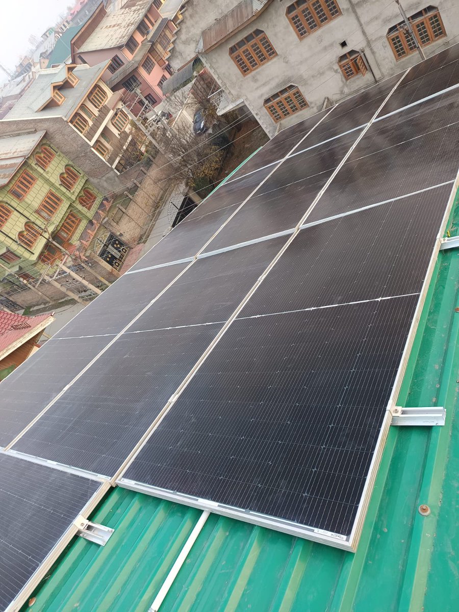 kpdcloffice's tweet photo. #ESD📍Watalkadal commissioned 5 Wp solar roof-top under #pmsuryagharyojana at the residence of Sh. Javed Yasin Mir, ID: 10099, at Bemina.
@diprjk @OfficeOfLGJandK @nasirsogami @DullooAtal @GreaterKashmir @mnreindia https://t.co/PUbSeoIG3I