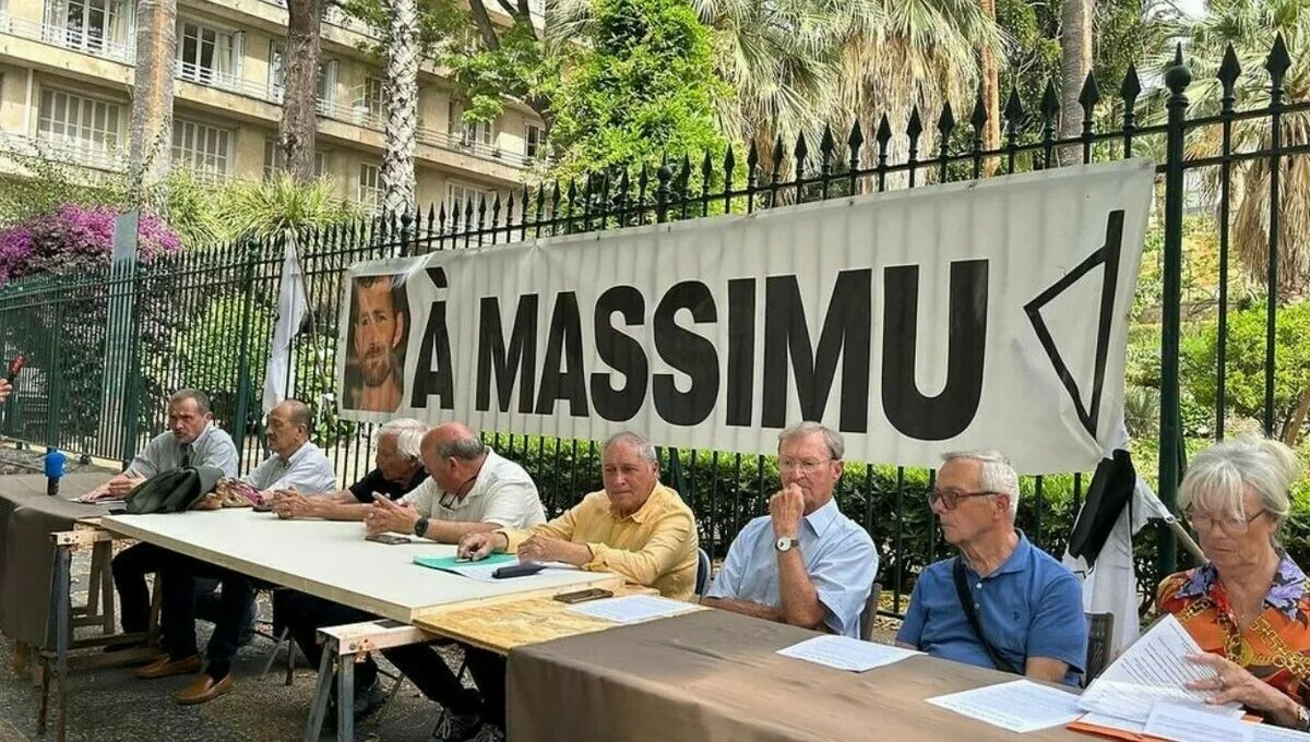 A Maffia Nò, A Vita Iè : "J'espère que le pape remettra son église Corse sur le droit chemin"

➡️ l.francebleu.fr/vdA7