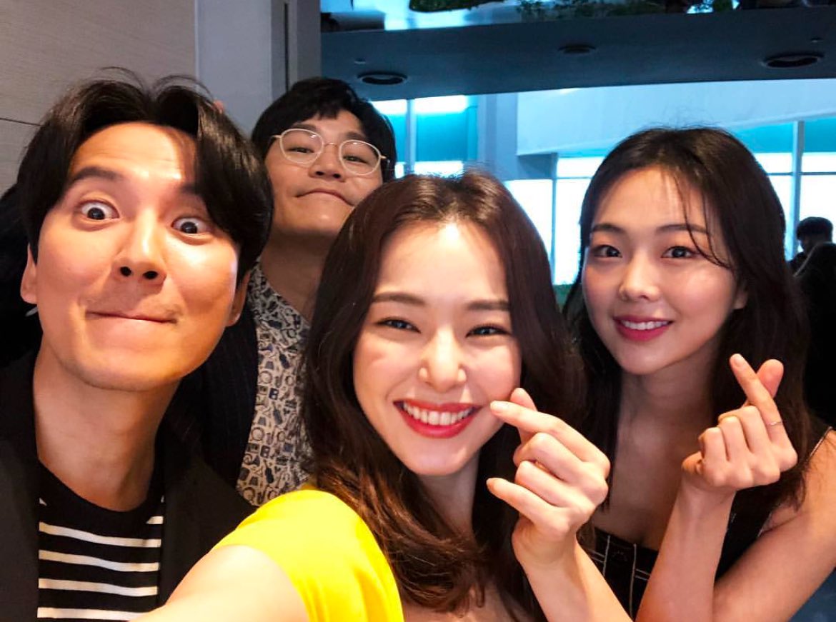 oazqi's tweet photo. 2019년의 열혈사제 잊지 못해…. https://t.co/M7D5HfTAqx