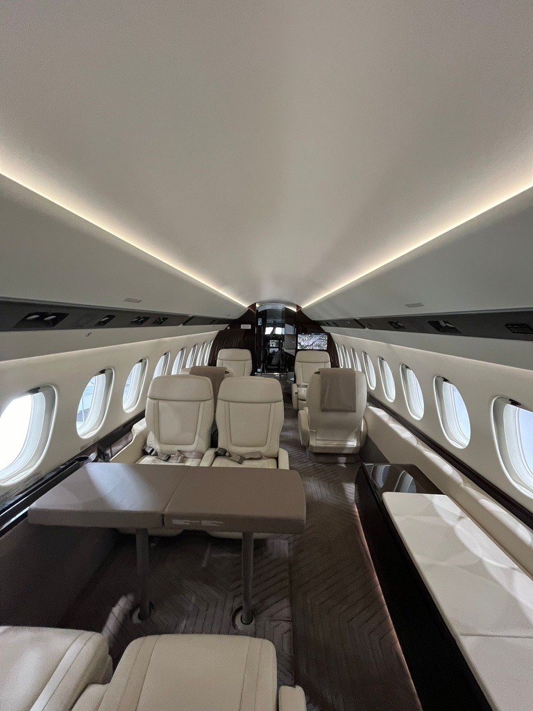 jetaviation's tweet image. We are excited to introduce a new Falcon 6X to our fleet.​
​
Model: Falcon 6X ​
Seating: 13 passengers ​
Crew: 2 pilots ​
Range: 5,500 nm | 10,186 km ​
Speed: 562 kts | 1,040 km/h ​

Make an inquiry: ow.ly/MVcN50UkKN6
 ​
#Aviation #BusinessAviation #FlyCharter  #Falcon6X