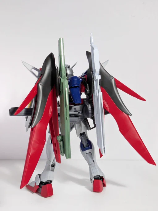 試製35式改レールガンをガンダムが持っても違和感ないくらいまで短縮した!一番持たせたかったデスティニーの為に腰に懸架するジョイントも作った! 