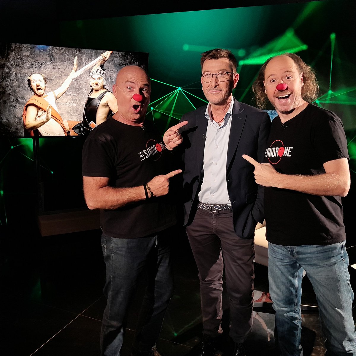 Miércoles de sonrisa gracias a <a href="/lossindrome/">Los Síndrome</a>, el fantástico dúo de payasos que se une a la gran familia de Encuentros, porque el humor es una cosa muy seria aunque tenga la nariz roja. Nos hablan de su nuevo espectáculo y muchas más cosas este domingo en ATV de <a href="/canalsur/">CanalSur</a>