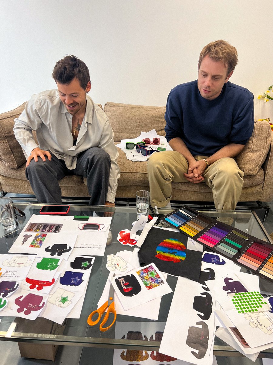 AnOtherMagazine's tweet photo. Harry Styles and Jonathan Anderson are announcing a collaborative capsule collection. https://t.co/TPB4WGlzLR