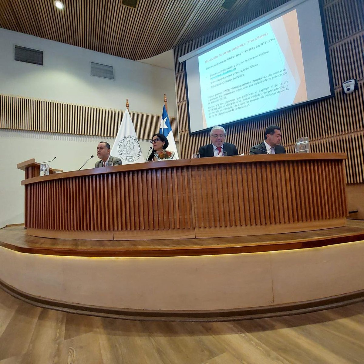 ichdacl's tweet photo. ¡Gracias por acompañarnos! Ayer llevamos a cabo el seminario “Análisis crítico a las modificaciones a la ley de compras públicas”, organizado por #ICHDA y #ceacgr. ¡Estamos felices por la alta convocatoria y el interés demostrado! #SeminarioICHDA #TransformaciónPública https://t.co/o6b9GjXaHS