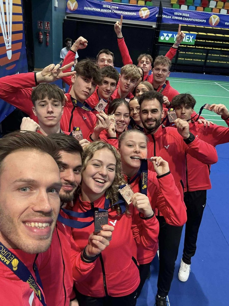 pz_bad's tweet photo. Brąz drużyny i finał singla w Mistrzostwach Europy Juniorów. Wcześniej 1/8 finału w mistrzostwach świata Mateusza Golasa i 13. miejsce na świecie drużyny - wszystko bez wsparcia ze strony Ministra.
https://t.co/43TkoFcMq0 https://t.co/IOTIXcmLle