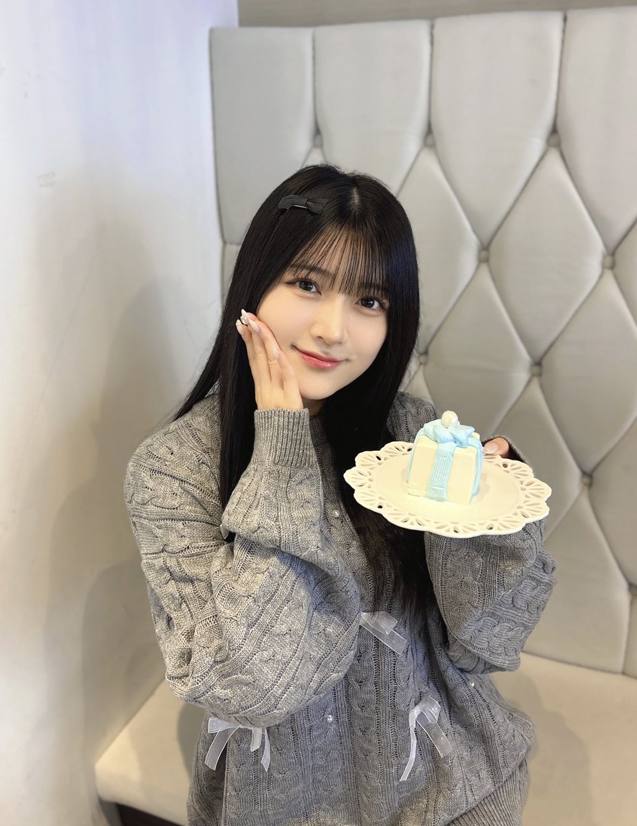 誕生日を迎えました🥳🎂
いつも支えてくださる皆様への感謝を胸に、
これからも精進してまいります！

まだまだ叶えたい夢があるので､
この1年も沢山演技して歌いたいです！！！
頑張るぞーーーーー！！！！！！！！

21歳の鈴木杏奈もよろしくお願いいたします🥳