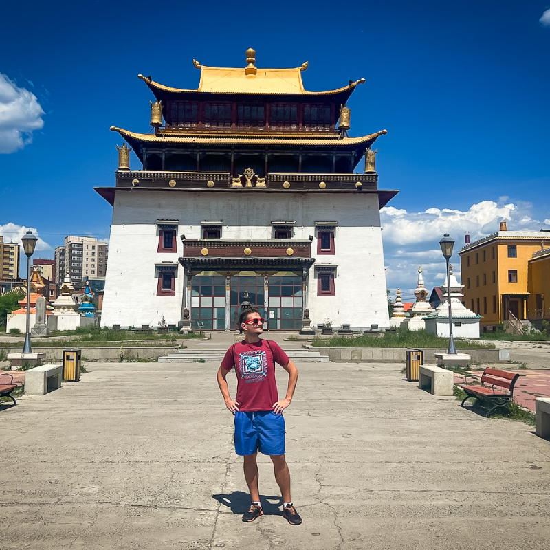 My #Mongolian experience in pictures 🚶‍♂️🇲🇳⁠
1. ⁠On top of #Khongoryn Els, #Gobi desert⁠
2. ⁠Baga Gadzrin Chuluu in #Dundgovi⁠
3. ⁠Gandantegchinlen #Monastery, #Ulaanbaatar⁠
⁠
polarsteps.com/AdrianSameli/1…
⁠
#asabbatical #sabbatical #nomadlifestyle #visitmongolia #dunemovie