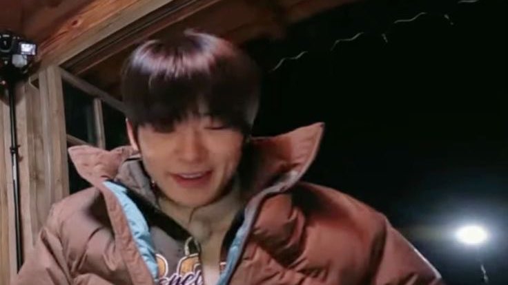 : เด็กคนนั้นดั้ยหมูเยอะกว่าลูกอีกแม่จ๋า
: เดี๋ยวแม่จ๋าตักเพิ่มให้พูนๆเลยนะคับอ้วม
: เอาเยอะกว่าเด็กคนนั้นเยยนะ👀