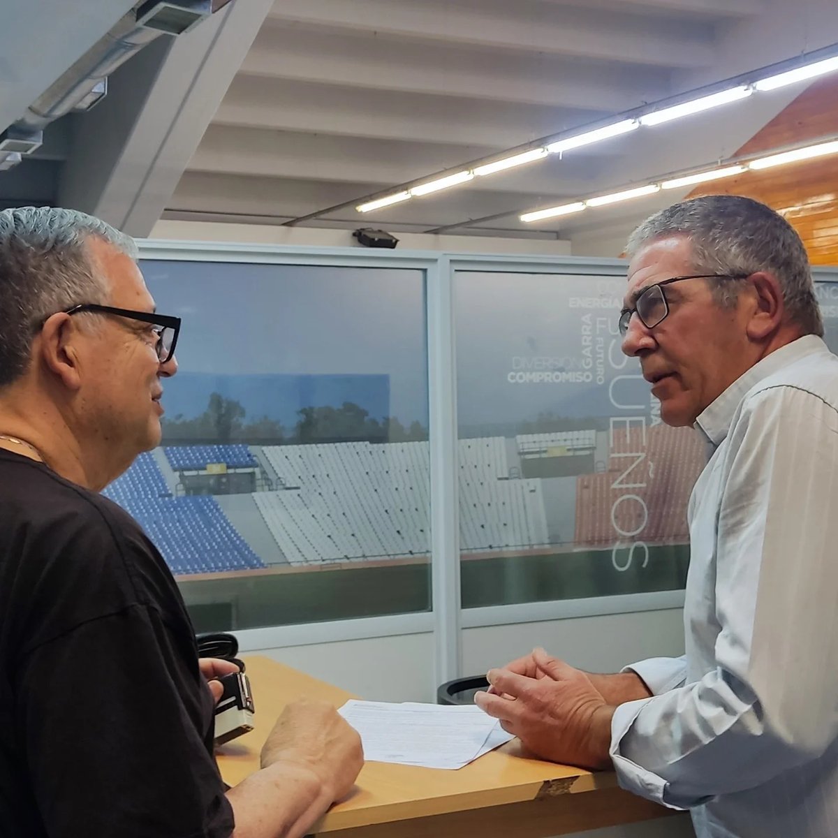 Programa de fortalecimiento a clubes🏟️ 

Entregamos subsidios al Club Social y Deportivo Santa María de Oro, de Rivadavia y a la Asociación Civil Club Atlético Universitario, de Luján de Cuyo.

Estos fondos estarán destinados a realizar obras y mejoras en sus sedes.