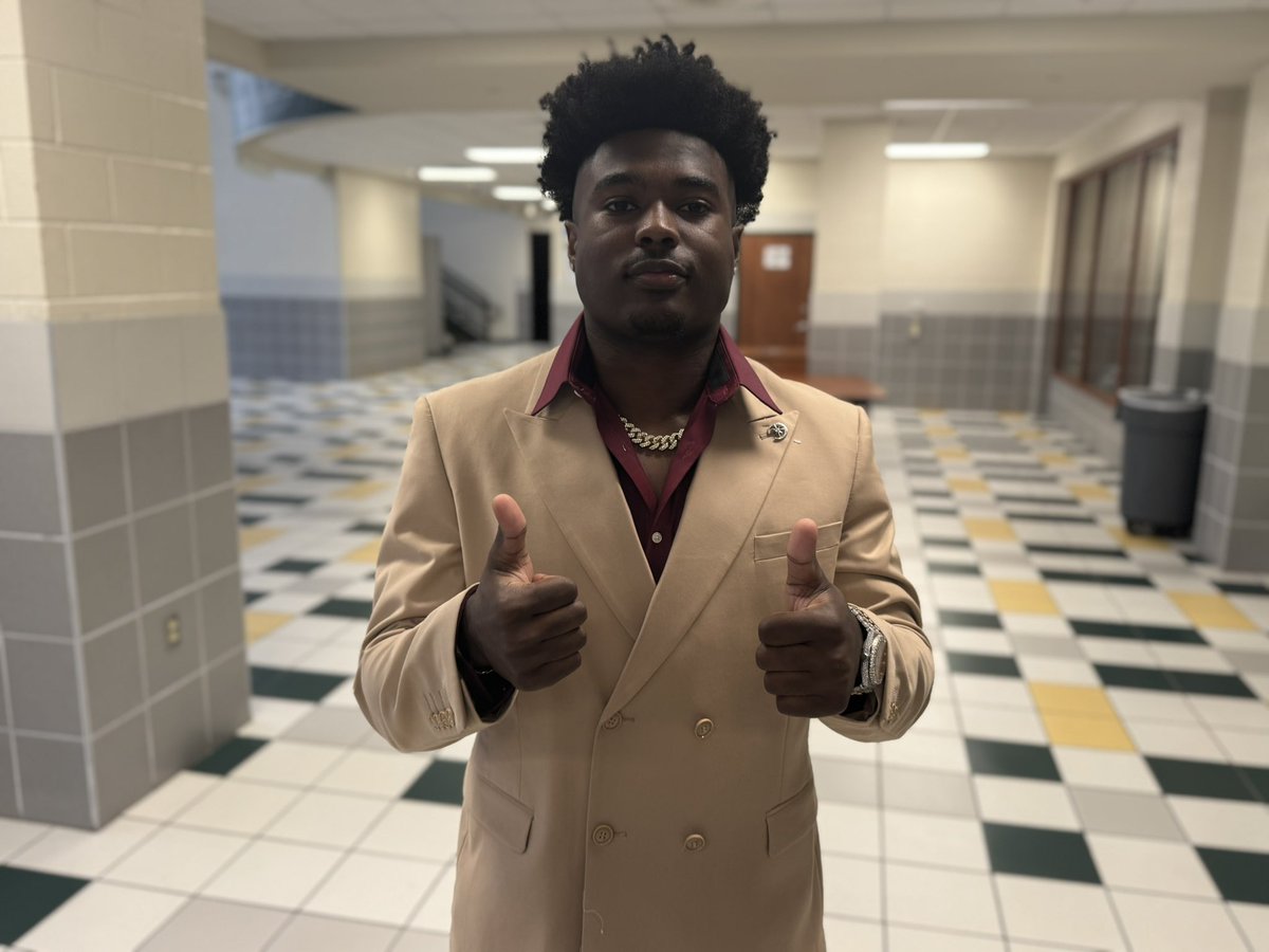 Jason Howell (@jason_howell) on Twitter photo ๐DeSoto High School
RB Tiger Riden โ๏ธ
<a href="/riden_jr/">๐๐๐จ๐ง๐๐ซ๐๐ โ ๐๐ข๐ ๐rโ ๐๐ข๐๐๐ง</a> | <a href="/FootballDesoto/">DeSoto Football</a> | <a href="/TA_Recruiting/">TexAgs Recruiting</a> | #GigEm ๐DeSoto High School
RB Tiger Riden โ๏ธ
<a href="/riden_jr/">๐๐๐จ๐ง๐๐ซ๐๐ โ ๐๐ข๐ ๐rโ ๐๐ข๐๐๐ง</a> | <a href="/FootballDesoto/">DeSoto Football</a> | <a href="/TA_Recruiting/">TexAgs Recruiting</a> | #GigEm