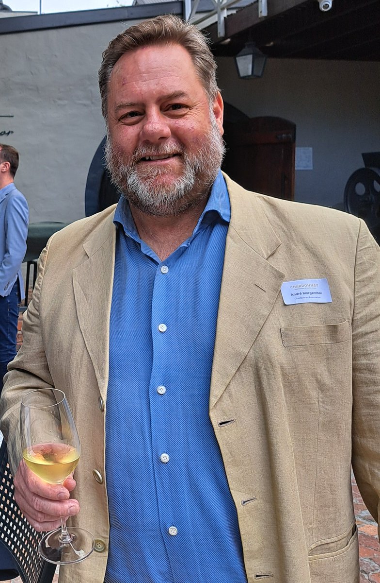 Chardonnay in SA has experienced significant growth and acclaim in recent years, positioning itself as 1 of the country's leading whites. The association is managed by Andre Morgenthal, formerly communications manager at <a href="/WOSA_ZA/">WOSA South Africa</a> and more recently part of <a href="/oldvineproject/">Old Vine Project</a>🧵4/6