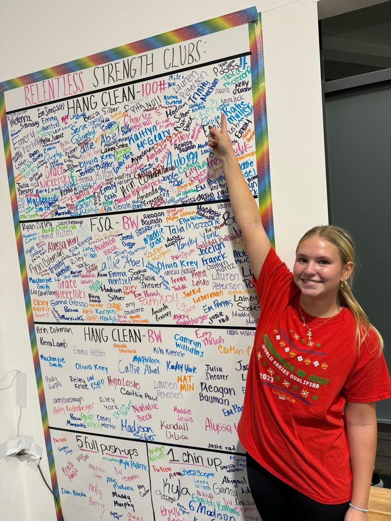 Relentlessath's tweet photo. Great job Jules! She just joined the Hang Clean #100-pound club! Look at that proud smile!! 💪

#Relentlessfamily #RelentlessFemaleAthletes #prettystrong https://t.co/ddiEXK7fUB