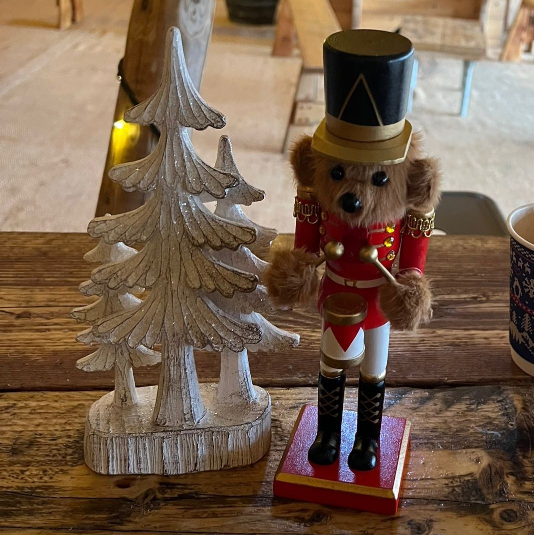 HullPause's tweet photo. We’re feeling festive here at @PauseOrg! A practitioner and woman we work with went on a £3 Xmas ornament treasure hunt in Beverley. Who bought best? Let us know in the comments! @HullCCNews https://t.co/siCSCSMcAj