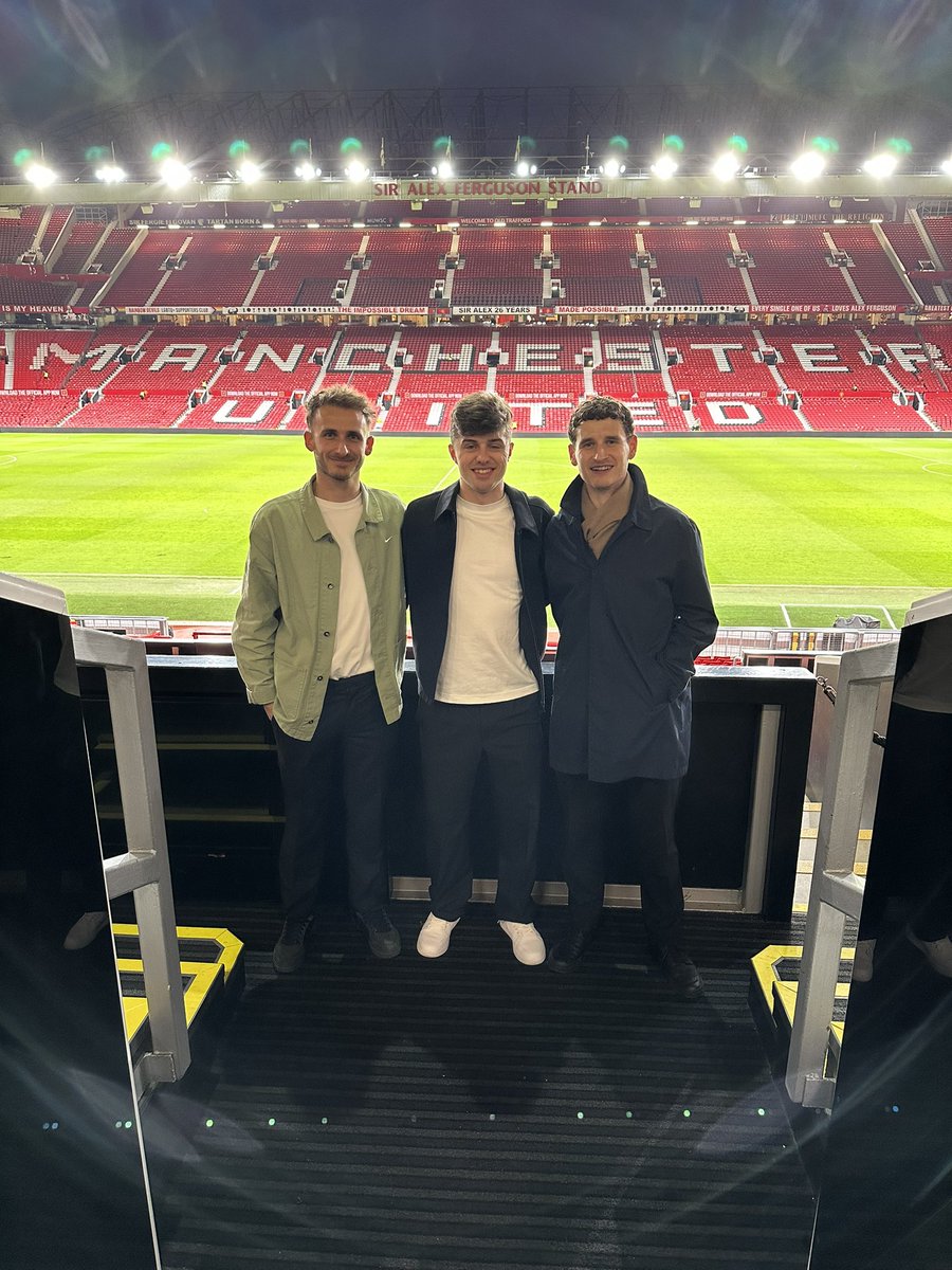 ‘Theatre of Dreams’ really living up to its name 😍
.
Can not thank <a href="/ManUtd/">Manchester United</a> enough for inviting me to watch the game last weekend in the Directors Box alongside <a href="/Andypink9/">Andrew Pink</a> and <a href="/tomcantoni__/">Tom Cantoni</a>! Even got to meet ‘The Boss’! Another truly unforgettable experience 
.
#ManchesterUnited