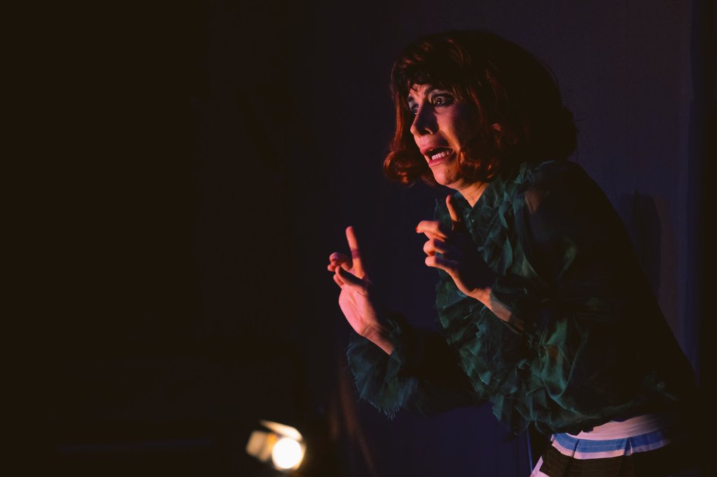 ⚠️Últimes 5 funcions de #Fisterra🎭
 🚖 Una comèdia delirant de <a href="/gon_ferran/">ferran.gon</a> sobre dones rebels amb @martatomasa1 i @gemmamart82 dirigida per <a href="/ReguantXenia/">Xenia Reguant Contreras</a>
 🕒 De dx a dss a les 20 h i dge a les 18 h.
 🎟️salaversusglories.cat